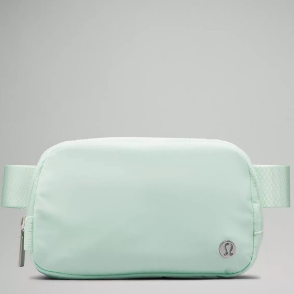 Lululemon everywhere belt bag mint moment ebb